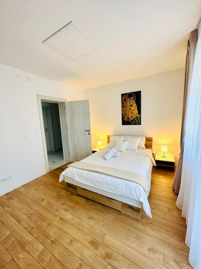Daylight Apartment Скопье Экстерьер фото